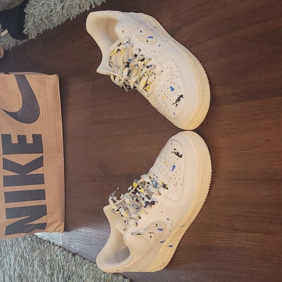 Nike Air Force 1 '07 LV8 Size 8 - Picture 2 of 5